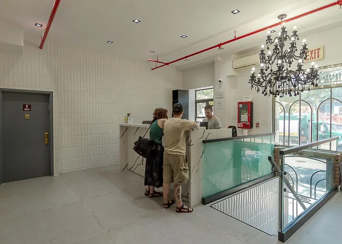 Auberge de JeunesseNy Moore