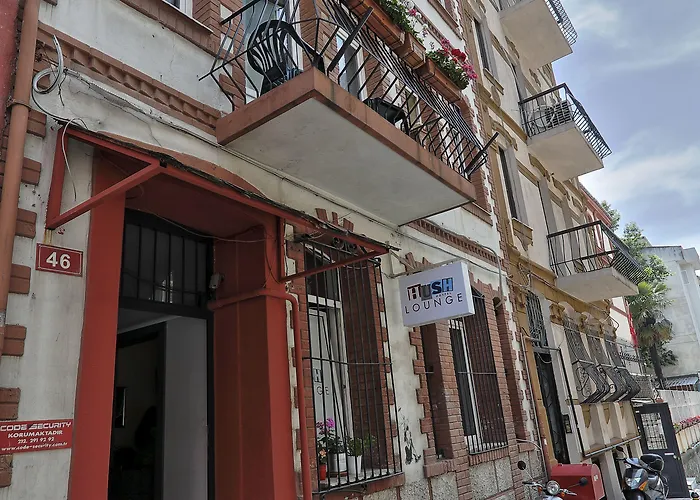 Auberge de JeunesseHush Lounge