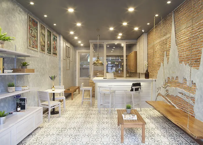 Golden Mountain Hostel Bangkok