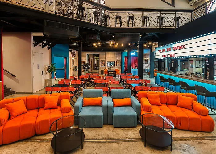 Prince Theatre Heritage Stay Hostel - Silom Bangkok