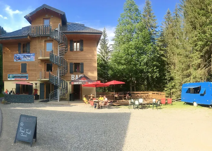 1861 Châtel Hostel