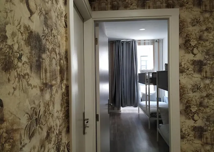 Majestic Hostel Oporto