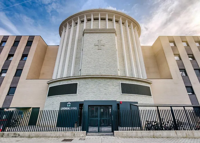 Livensa Living Pamplona Albergue Juvenil