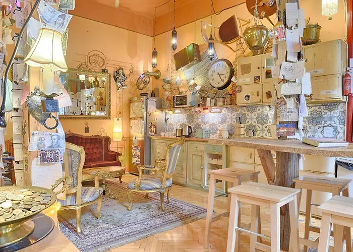 Lavender Circus Hostel, Doubles&Ensuites Budapest