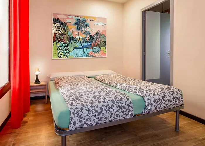 Villa Saint Exupery Beach Hostel Nice
