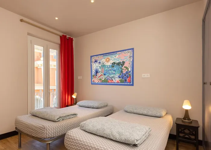 Villa Saint Exupery Beach Hostel Nice
